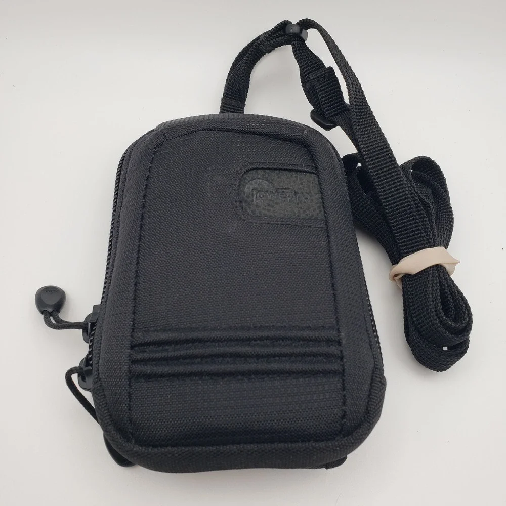 Lowepro Compact Camera Pouch Geneva 10 Black Belt Loop Point and Shoot Strap